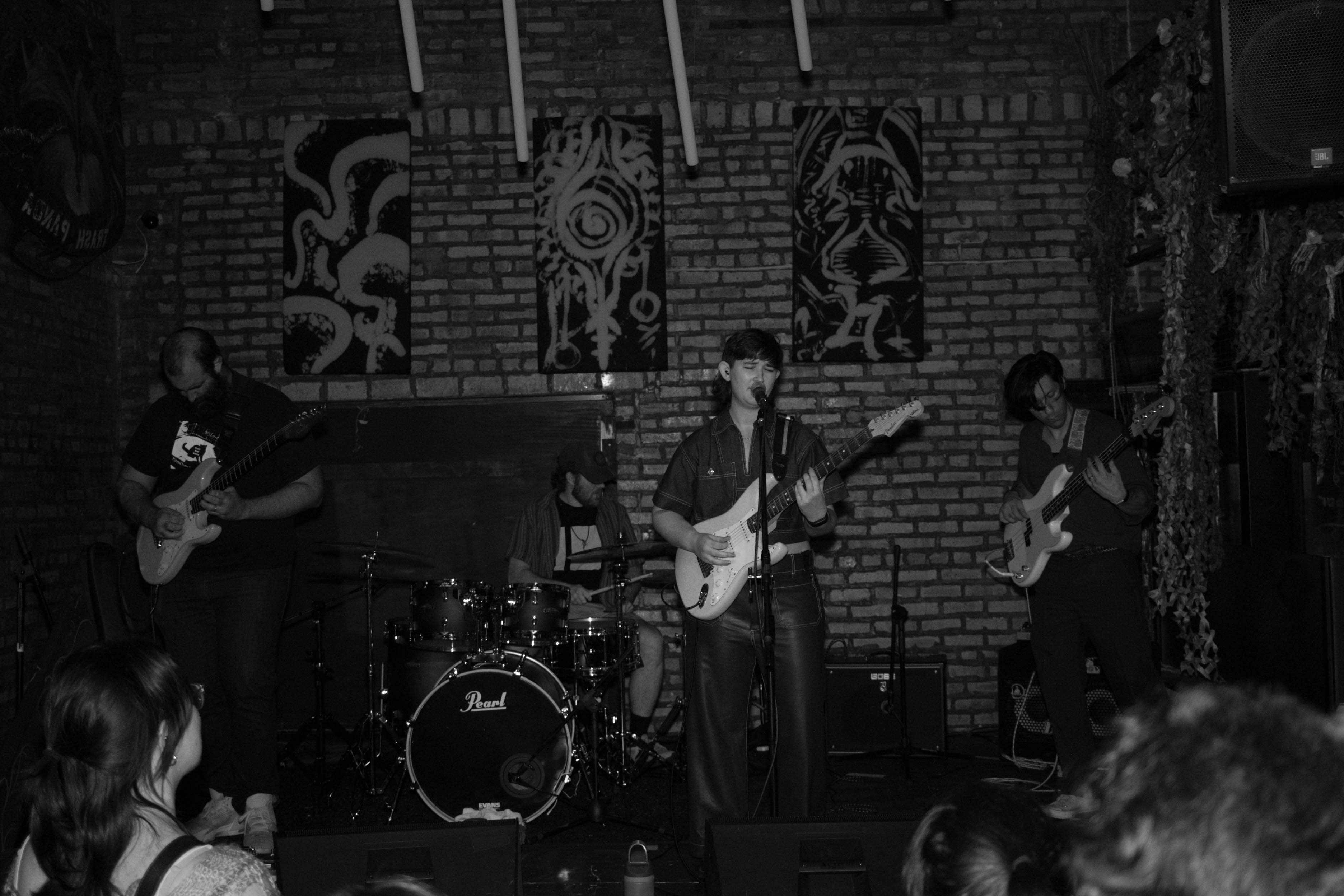 Ab Lag performing live